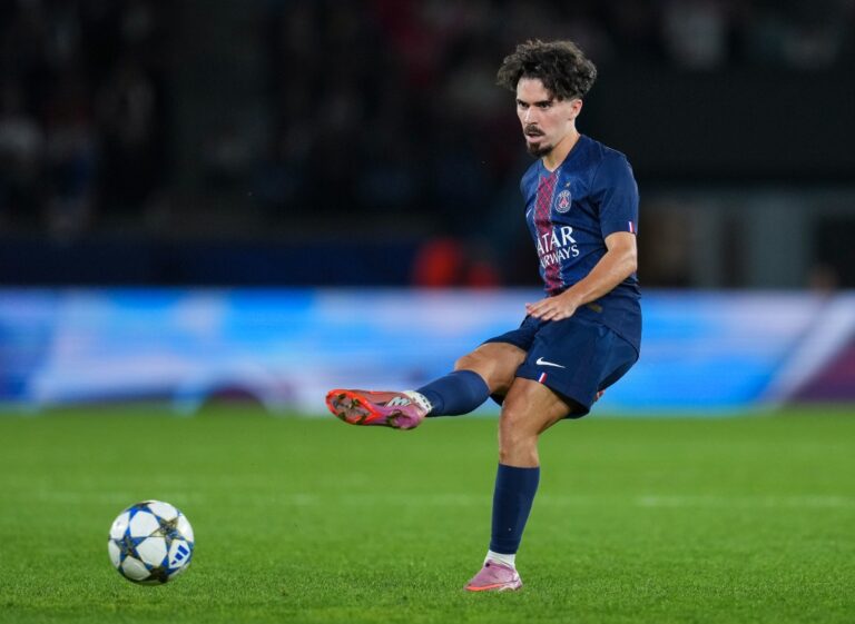 pgs-midfielder-vitinha-in-action